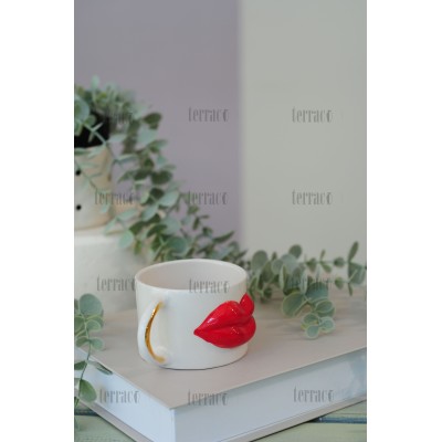 Kırmızı Dudak Altın Detaylı Kupa